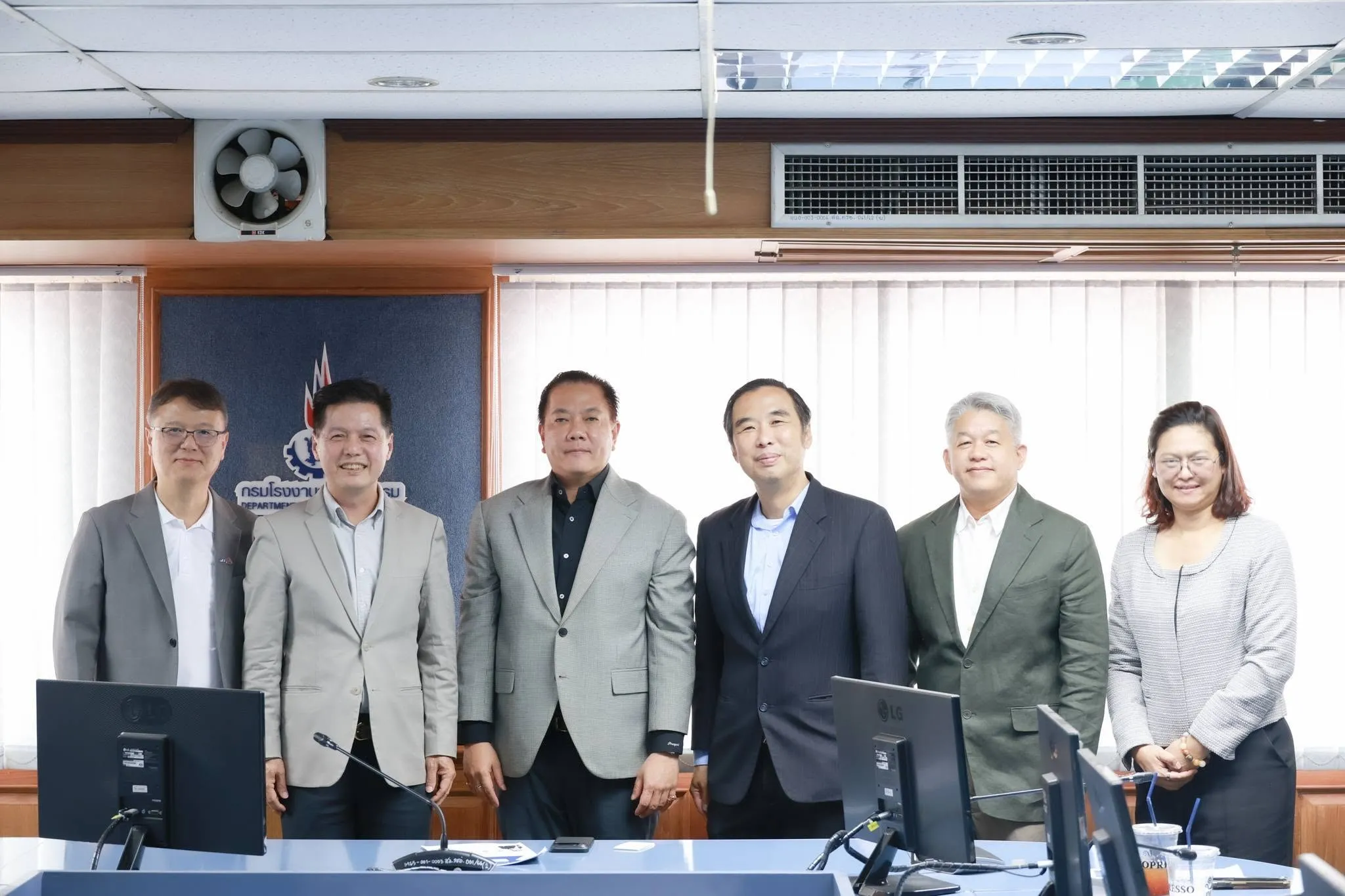 ส.อ.ท. โดยสถาบันน้ำ สิ่งแวดล้อม และ Climate Change หารือ กรอ. ผลักดัน Automatic E-License พ.ร.บ.กากอุตสาหกรรม และ End-of-Waste อย่างเป็นรูปธรรม