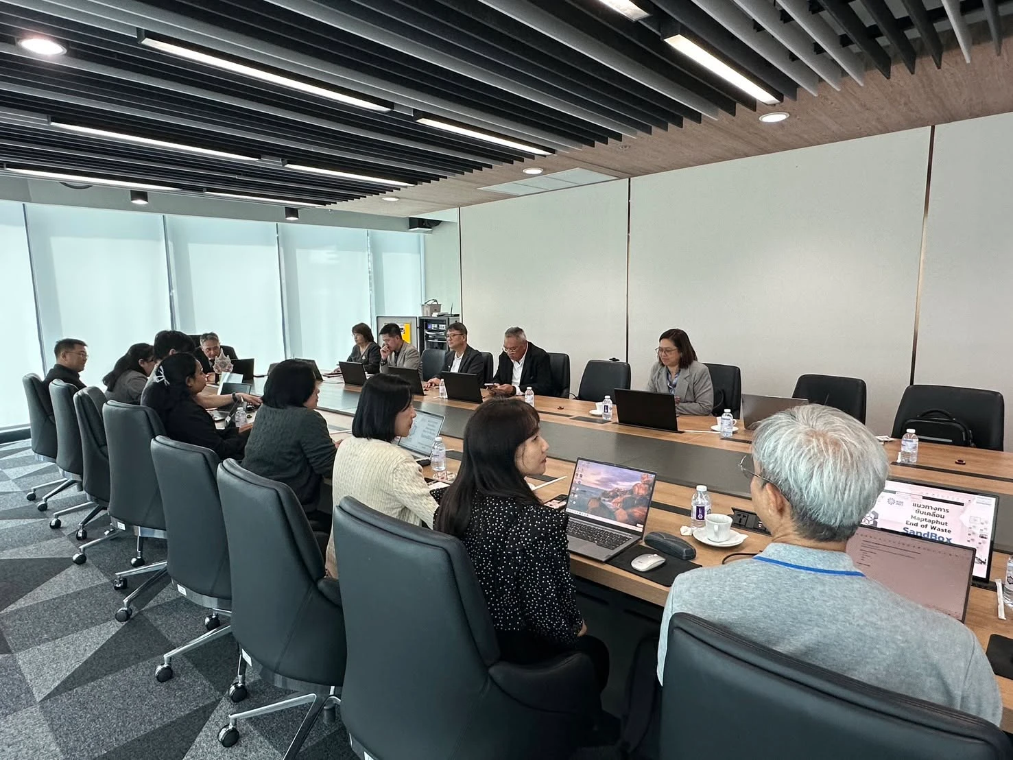 ♻️  ส.อ.ท. จับมือ กนอ. MTEC และ ศสอ. ขับเคลื่อน "Maptaphut End of Waste Sandbox" ปั้นมาบตาพุดสู่เมืองอุตสาหกรรมหมุนเวียนต้นแบบ พร้อมต่อยอดสู่ Low Carbon City